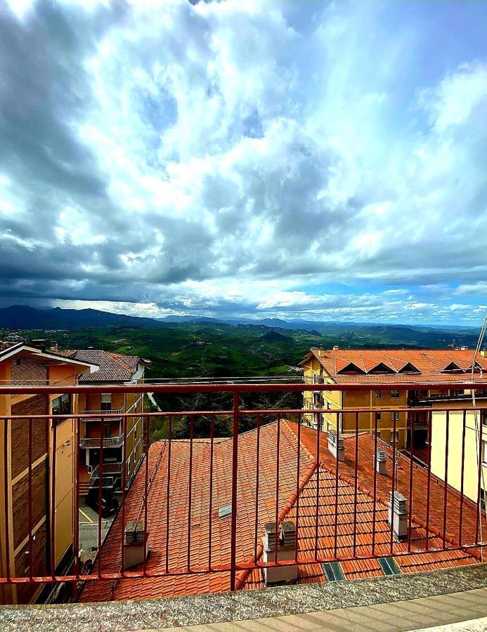 Appartamento Al Centro Storico Di San Marino Eksteriør bilde